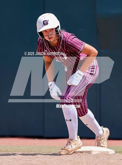 Thumbnail 1 in Riesel vs. Ganado (UIL Softball 2A D1 Final) photogallery.