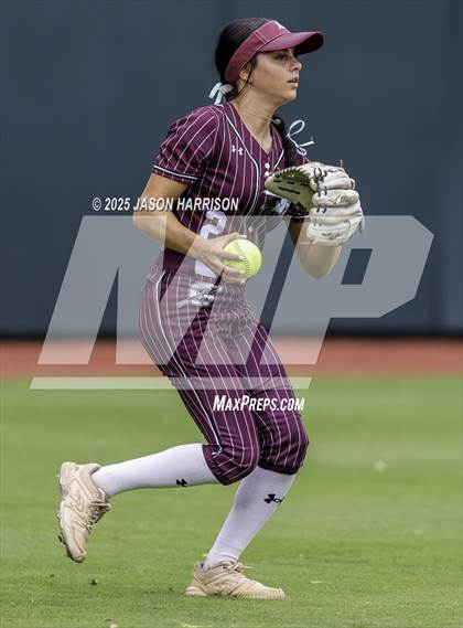 Thumbnail 1 in Riesel vs. Ganado (UIL Softball 2A D1 Final) photogallery.