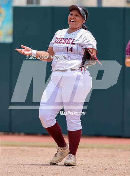 Thumbnail 2 in Riesel vs. Ganado (UIL Softball 2A D1 Final) photogallery.
