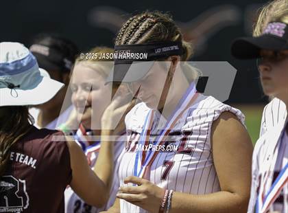 Thumbnail 1 in Riesel vs. Ganado (UIL Softball 2A D1 Final) photogallery.