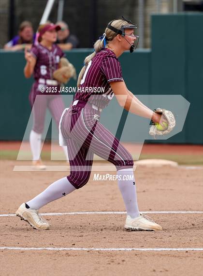 Thumbnail 2 in Riesel vs. Ganado (UIL Softball 2A D1 Final) photogallery.