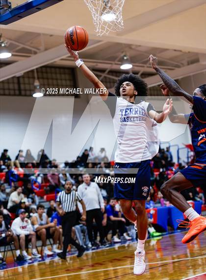 Thumbnail 2 in St. Francis Prep Vs Thomas Jefferson Campus (The Preview HS Showcase) photogallery.