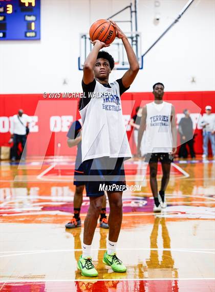 Thumbnail 1 in St. Francis Prep Vs Thomas Jefferson Campus (The Preview HS Showcase) photogallery.