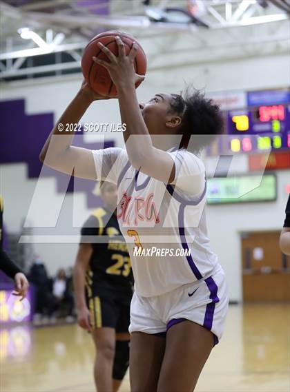 Thumbnail 3 in Franklin Heights vs Reynoldsburg (OHSAA D1 Sectional Final) photogallery.