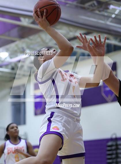Thumbnail 2 in Franklin Heights vs Reynoldsburg (OHSAA D1 Sectional Final) photogallery.