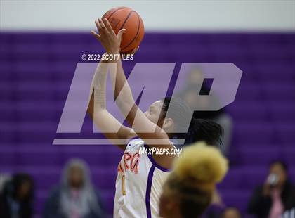 Thumbnail 3 in Franklin Heights vs Reynoldsburg (OHSAA D1 Sectional Final) photogallery.
