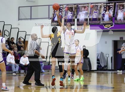 Thumbnail 3 in Franklin Heights vs Reynoldsburg (OHSAA D1 Sectional Final) photogallery.
