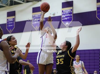 Thumbnail 2 in Franklin Heights vs Reynoldsburg (OHSAA D1 Sectional Final) photogallery.