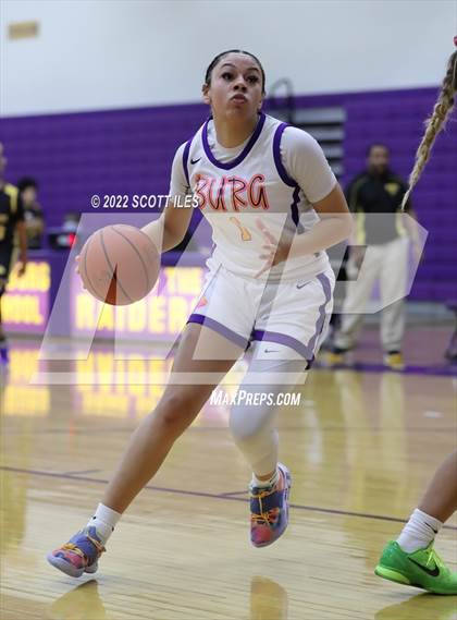 Thumbnail 2 in Franklin Heights vs Reynoldsburg (OHSAA D1 Sectional Final) photogallery.