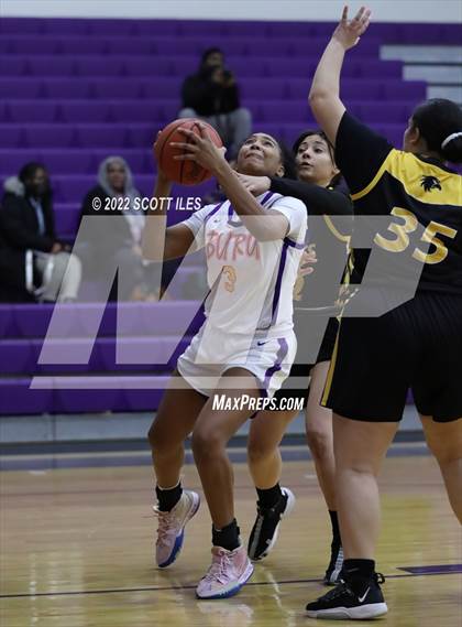Thumbnail 2 in Franklin Heights vs Reynoldsburg (OHSAA D1 Sectional Final) photogallery.