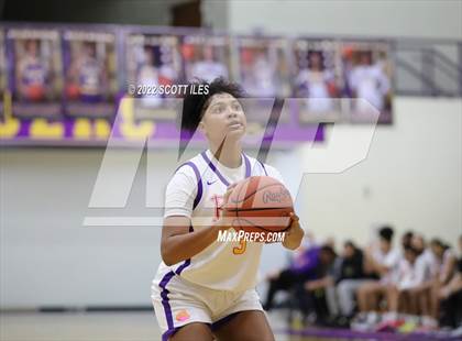 Thumbnail 3 in Franklin Heights vs Reynoldsburg (OHSAA D1 Sectional Final) photogallery.