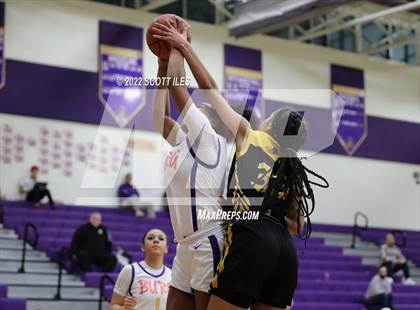 Thumbnail 2 in Franklin Heights vs Reynoldsburg (OHSAA D1 Sectional Final) photogallery.