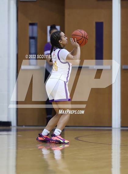 Thumbnail 1 in Franklin Heights vs Reynoldsburg (OHSAA D1 Sectional Final) photogallery.