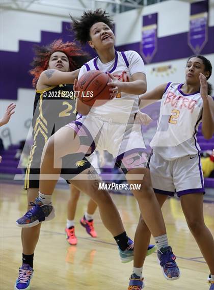 Thumbnail 3 in Franklin Heights vs Reynoldsburg (OHSAA D1 Sectional Final) photogallery.
