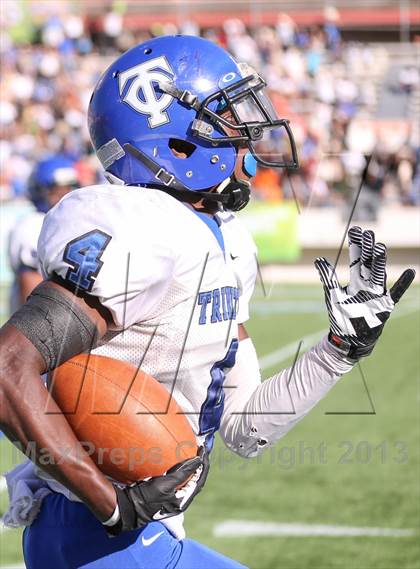 Thumbnail 2 in Clearwater Central Catholic vs. Trinity Christian (FHSAA 3A Final)  photogallery.