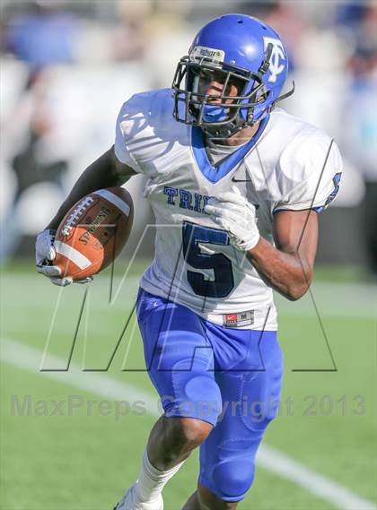 Thumbnail 1 in Clearwater Central Catholic vs. Trinity Christian (FHSAA 3A Final)  photogallery.