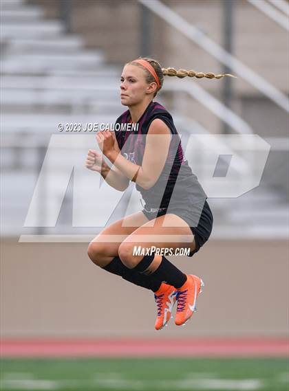 Thumbnail 2 in Round Rock vs Taft (UIL 6A Region 4 Semifinals) photogallery.