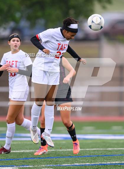 Thumbnail 2 in Round Rock vs Taft (UIL 6A Region 4 Semifinals) photogallery.