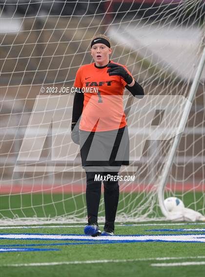 Thumbnail 2 in Round Rock vs Taft (UIL 6A Region 4 Semifinals) photogallery.