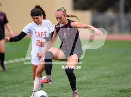Thumbnail 2 in Round Rock vs Taft (UIL 6A Region 4 Semifinals) photogallery.
