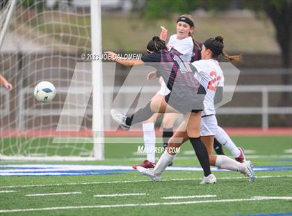 Thumbnail 3 in Round Rock vs Taft (UIL 6A Region 4 Semifinals) photogallery.