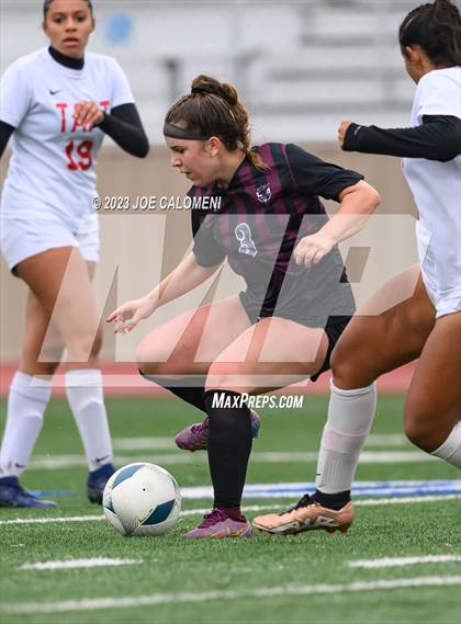 Thumbnail 2 in Round Rock vs Taft (UIL 6A Region 4 Semifinals) photogallery.