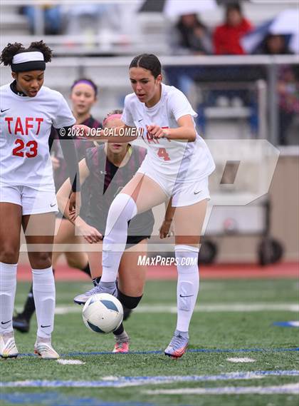 Thumbnail 2 in Round Rock vs Taft (UIL 6A Region 4 Semifinals) photogallery.
