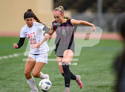 Thumbnail 3 in Round Rock vs Taft (UIL 6A Region 4 Semifinals) photogallery.