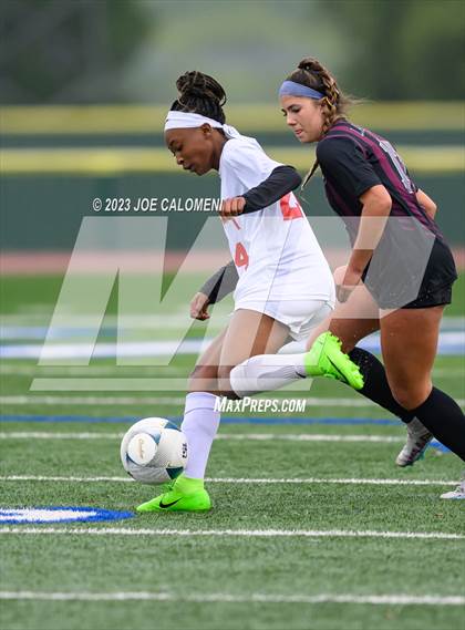 Thumbnail 3 in Round Rock vs Taft (UIL 6A Region 4 Semifinals) photogallery.