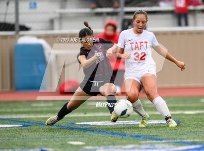 Thumbnail 2 in Round Rock vs Taft (UIL 6A Region 4 Semifinals) photogallery.