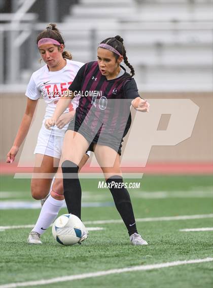 Thumbnail 1 in Round Rock vs Taft (UIL 6A Region 4 Semifinals) photogallery.