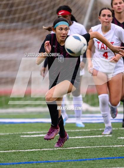 Thumbnail 2 in Round Rock vs Taft (UIL 6A Region 4 Semifinals) photogallery.