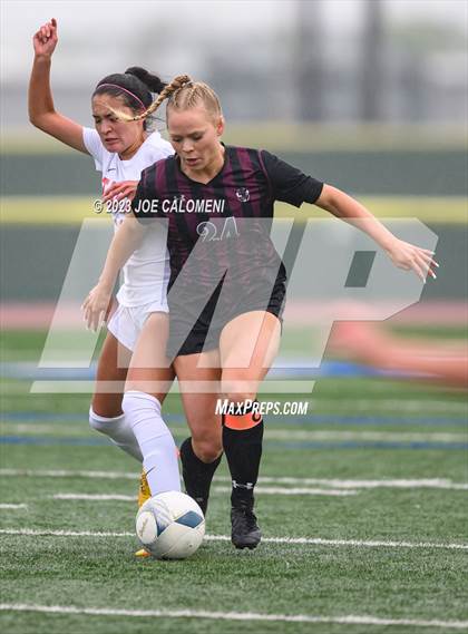 Thumbnail 3 in Round Rock vs Taft (UIL 6A Region 4 Semifinals) photogallery.