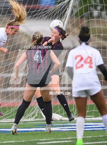 Thumbnail 2 in Round Rock vs Taft (UIL 6A Region 4 Semifinals) photogallery.