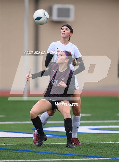 Thumbnail 2 in Round Rock vs Taft (UIL 6A Region 4 Semifinals) photogallery.