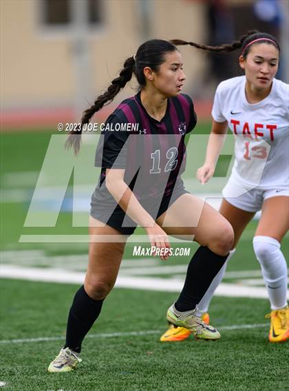 Thumbnail 3 in Round Rock vs Taft (UIL 6A Region 4 Semifinals) photogallery.