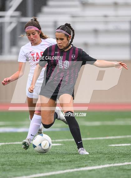 Thumbnail 3 in Round Rock vs Taft (UIL 6A Region 4 Semifinals) photogallery.