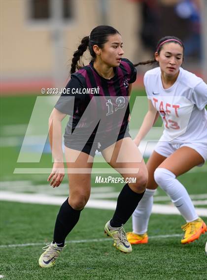 Thumbnail 2 in Round Rock vs Taft (UIL 6A Region 4 Semifinals) photogallery.