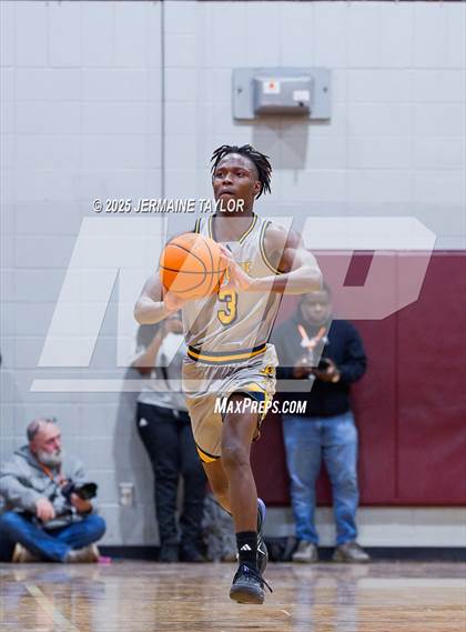 Thumbnail 3 in Butler vs. Keenan photogallery.