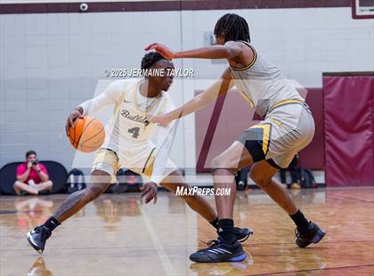 Thumbnail 2 in Butler vs. Keenan photogallery.