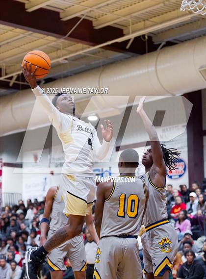 Thumbnail 1 in Butler vs. Keenan photogallery.