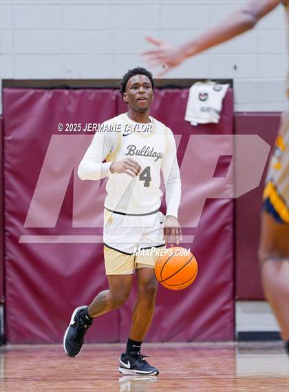 Thumbnail 3 in Butler vs. Keenan photogallery.