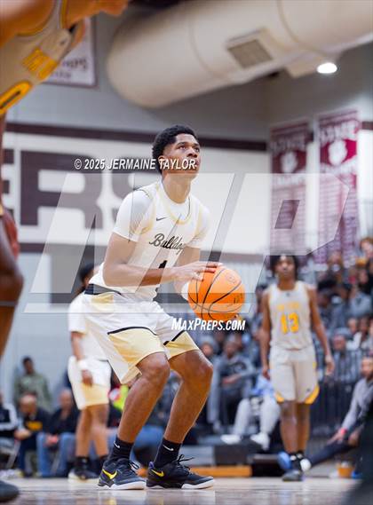 Thumbnail 1 in Butler vs. Keenan photogallery.