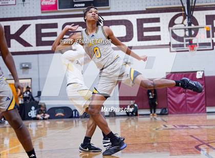 Thumbnail 2 in Butler vs. Keenan photogallery.