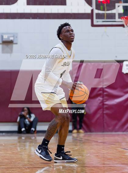 Thumbnail 2 in Butler vs. Keenan photogallery.