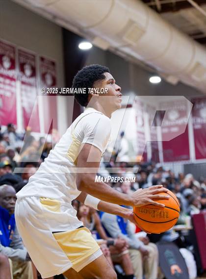 Thumbnail 3 in Butler vs. Keenan photogallery.