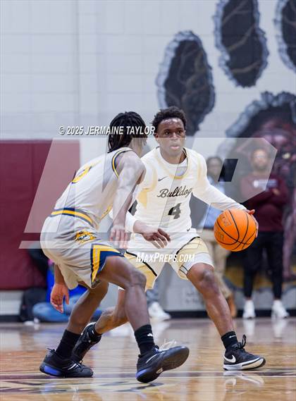 Thumbnail 3 in Butler vs. Keenan photogallery.