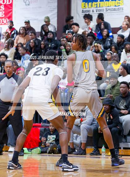 Thumbnail 2 in Butler vs. Keenan photogallery.