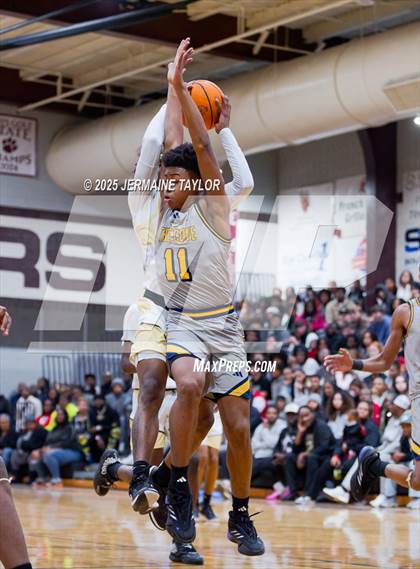 Thumbnail 3 in Butler vs. Keenan photogallery.