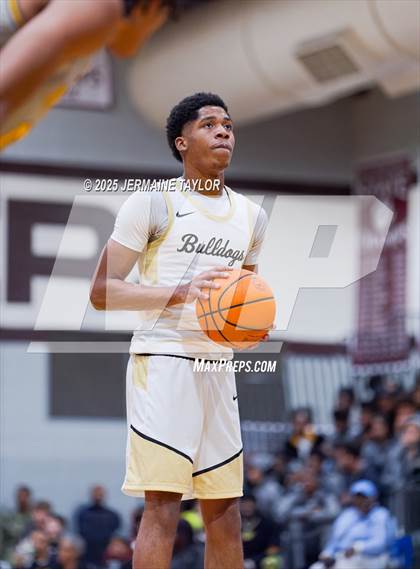 Thumbnail 3 in Butler vs. Keenan photogallery.